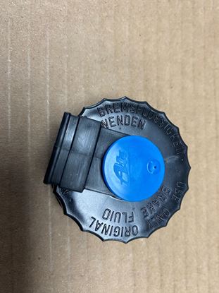 Picture of filer cap, brake fluid-0004313433